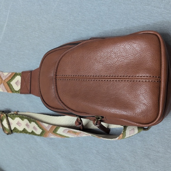 Brown Leather Crossbody Bag & Skecher Black Leather Sport Court 2.0 In Box - Picture 3 of 12